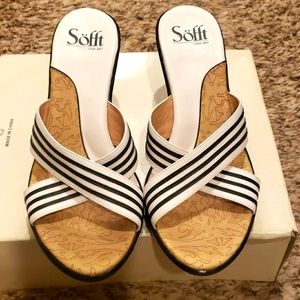 Sofft Black and white crisscross slide leather sandals size 9m